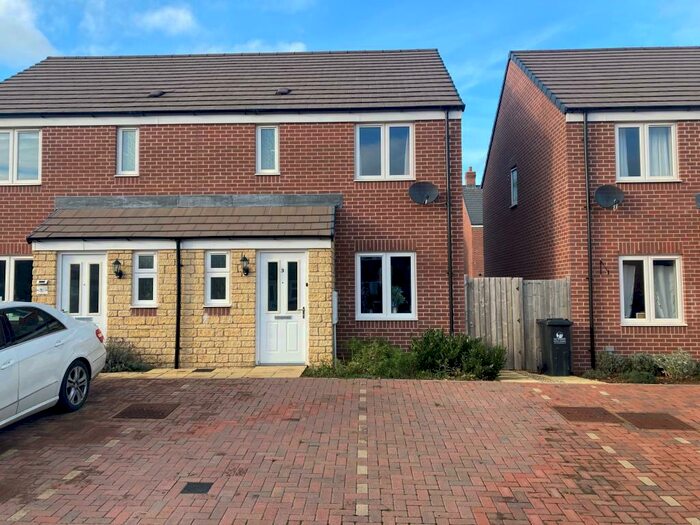 3 Bedroom Semi-Detached House To Rent In Sidney Smith Place, Witney, OX29