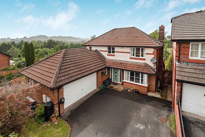 4 Bedroom Detached House For Sale In Southbrook Road, Bovey Tracey, TQ13