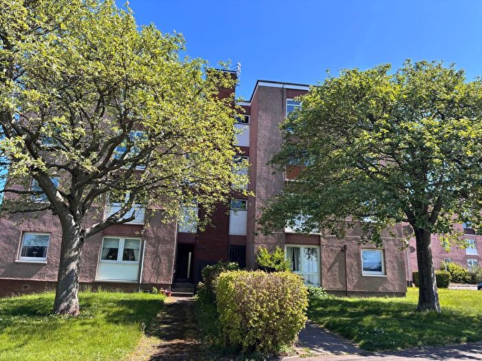 2 Bedroom Flat To Rent In Dickson Avenue, Dundee, DD2