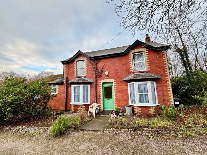 3 Bedroom Flat To Rent In Ashfield House, Howey, Llandrindod Wells, Powys, LD1