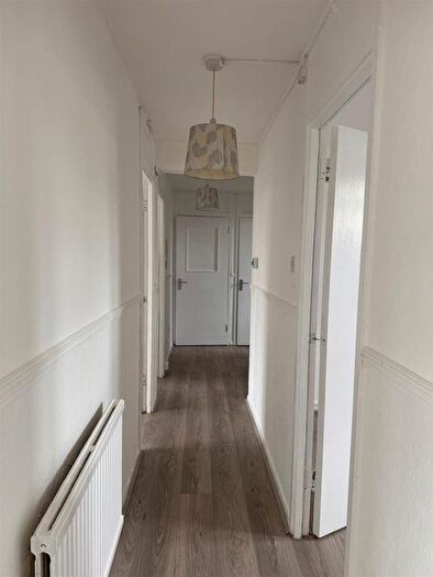 3 Bedroom Flat For Sale In Libra Road, London, E13