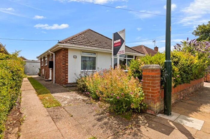 2 Bedroom Bungalow For Sale In Coniston Avenue, Scartho, Grimsby, N.E.Lincolnshire, DN33