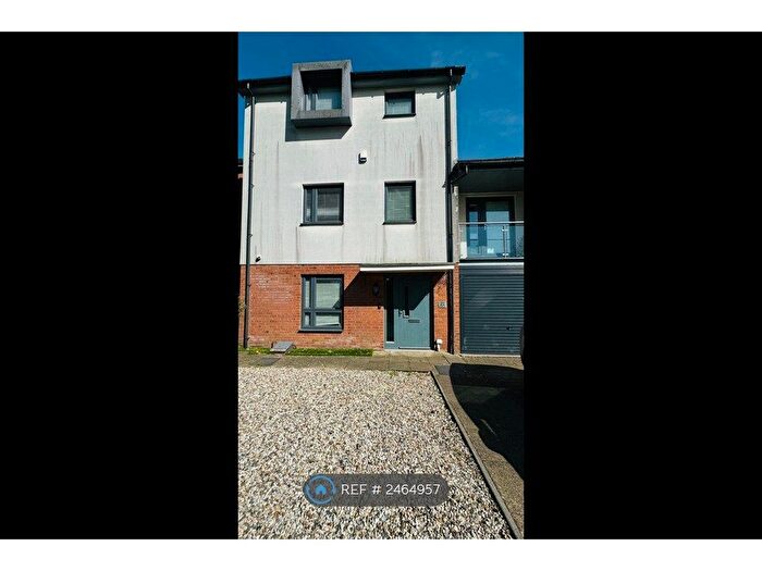 3 Bedroom Semi-Detached House To Rent In Cornfield Drive, Birmingham, B31