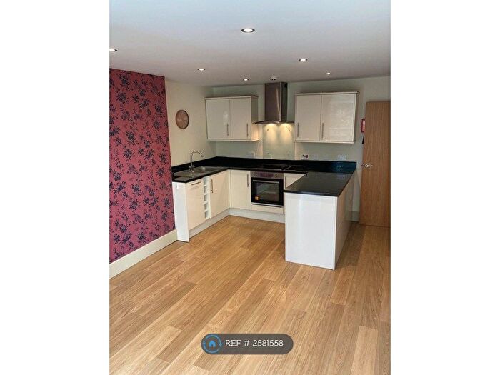 2 Bedroom Flat To Rent In Valley Drive, Harrogate, HG2