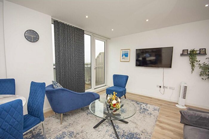 3 Bedroom Flat To Rent In Capitol Way, London, NW9