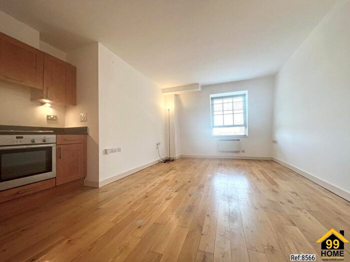 1 Bedroom Flat To Rent In Stoke Newington High Street, London, N16