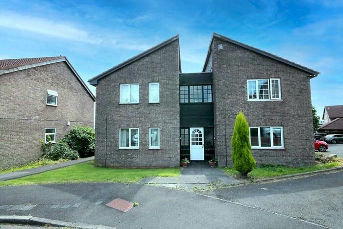 Flat To Rent In Aldeburgh Avenue, Newcastle Upon Tyne, Tyne And Wear, NE15