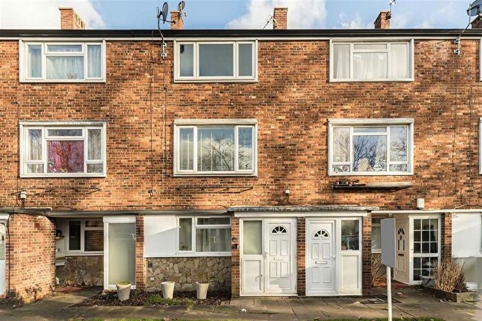 2 Bedroom Maisonette To Rent In Burnt Ash Road, London, SE12