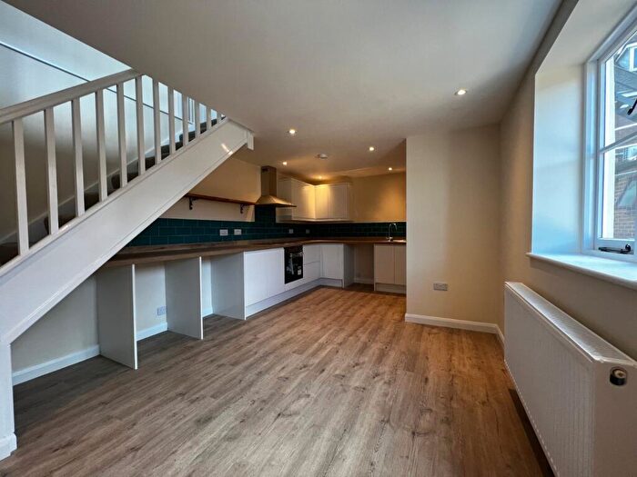 1 Bedroom Terraced House To Rent In High Street, Daventry, NN11