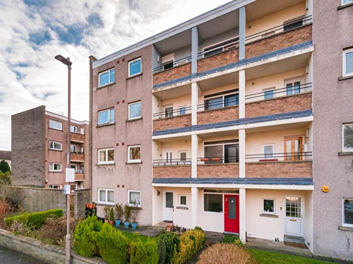 3 Bedroom Flat To Rent In Trinity Court, Trinity, Edinburgh, EH5