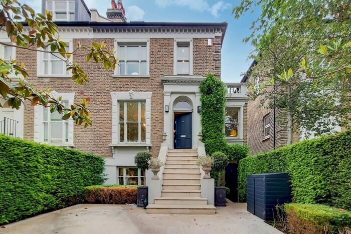 4 Bedroom Semi-Detached House To Rent In The Grove, Ealing, London, W5