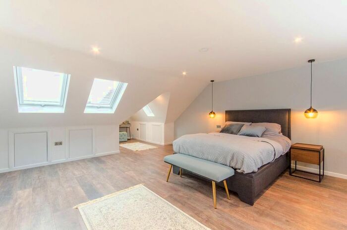 4 Bedroom Property To Rent In Hervey Close, Finchley Central, London, N3