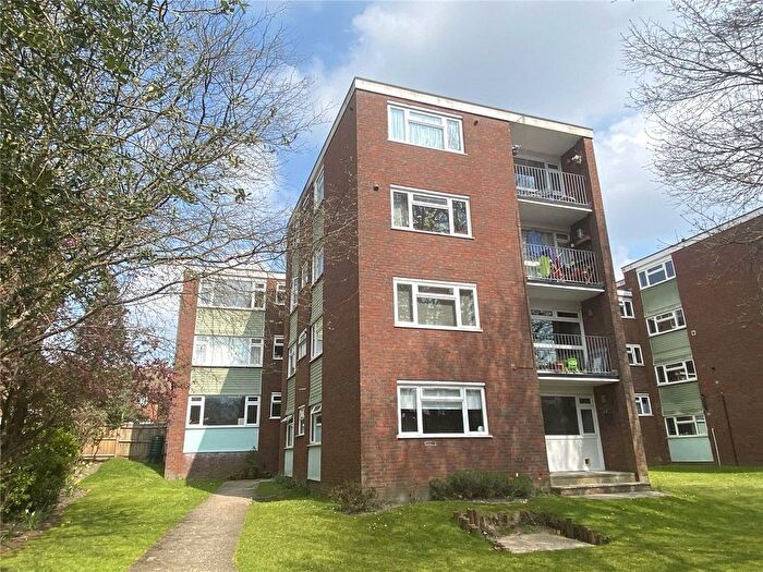 2 Bedroom Flat To Rent In Station Road, Redhill, Surrey, RH1