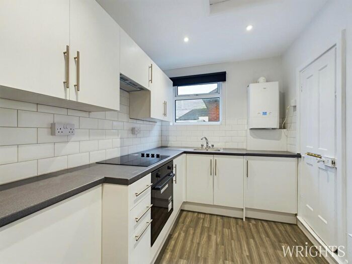 4 Bedroom Flat To Rent In Town Centre, Hatfield, AL10