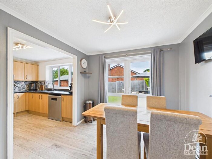 3 Bedroom Detached House For Sale In Bracken Drive, Lydney, GL15