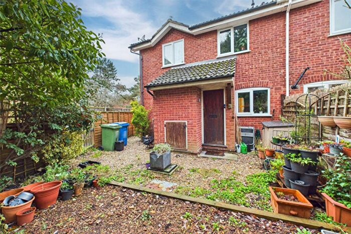 2 Bedroom End Of Terrace House For Sale In Hexham Close, Owlsmoor, Sandhurst, Berkshire, GU47