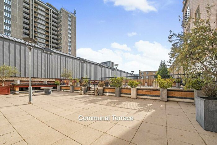 1 Bedroom Flat For Sale In Moreland Street, Clerkenwell, EC1V