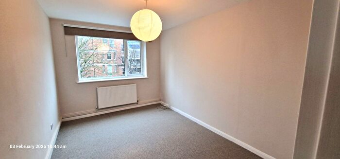2 Bedroom Flat To Rent In Crouch Hill, London, N4