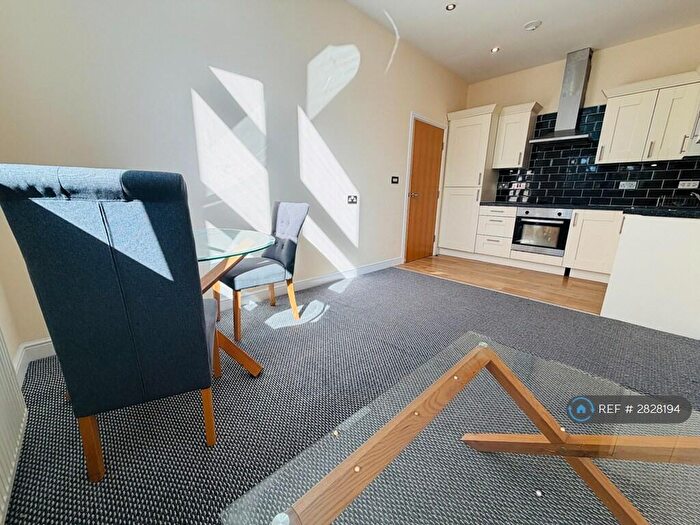 2 Bedroom Flat To Rent In Richardshaw Lane, Pudsey, LS28
