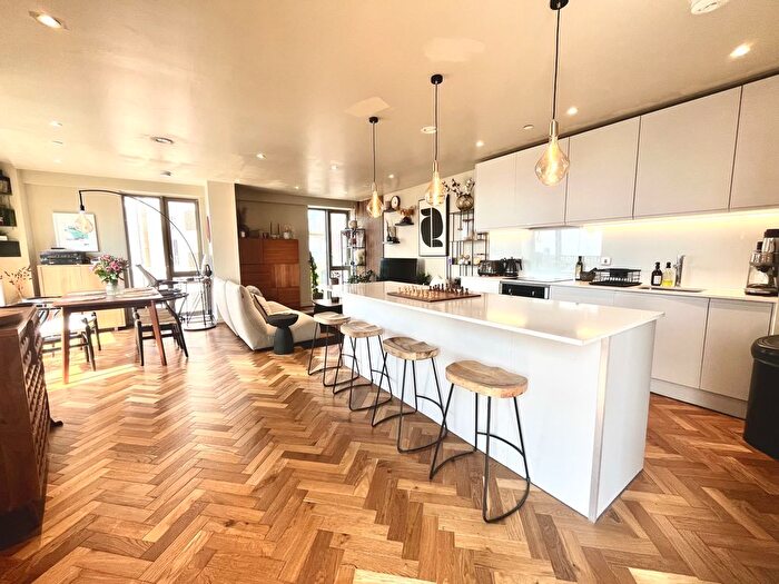 1 Bedroom Flat For Sale In Local Crescent, Hulme Street, Salford, M5