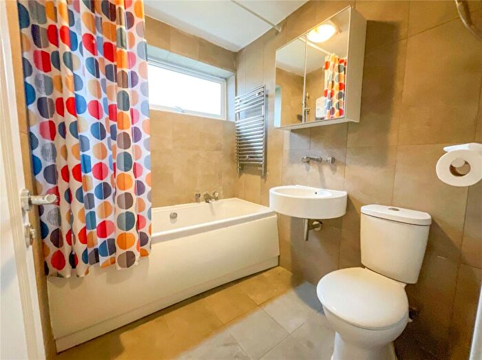 2 Bedroom Apartment To Rent In Walsall Road, Sutton Coldfield, West Midlands, B74