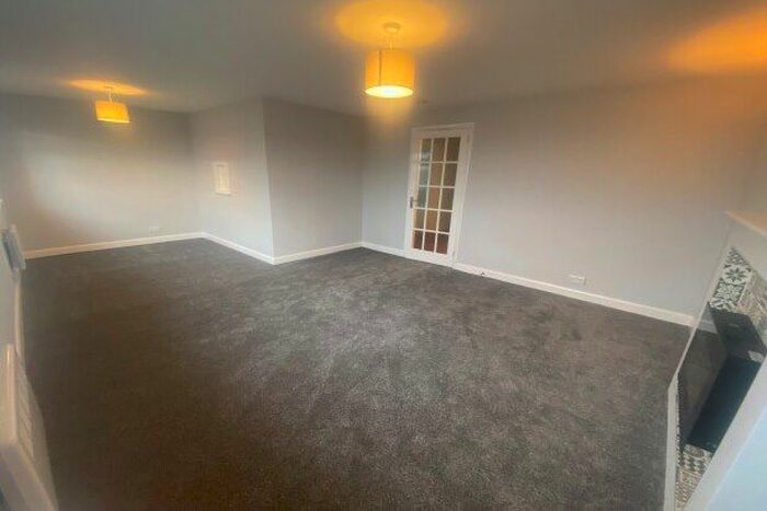 2 Bedroom Flat To Rent In Hill Village Road, Sutton Coldfield, B75