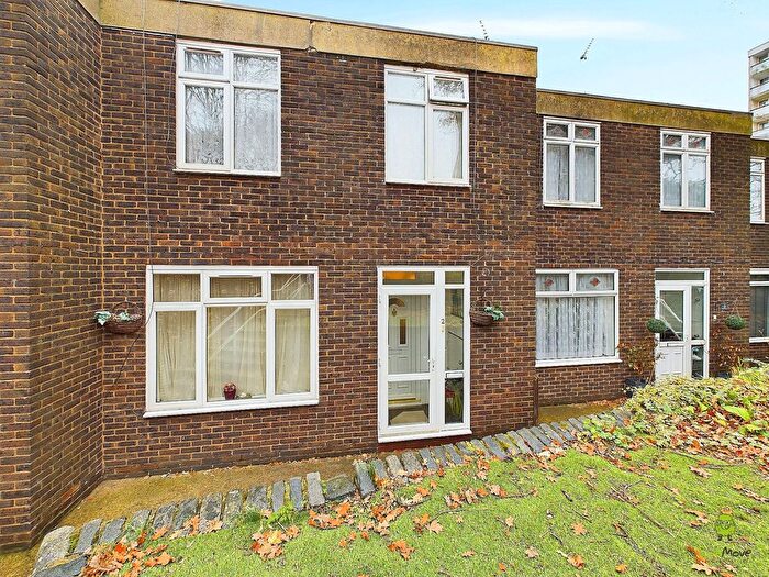 3 Bedroom Terraced House For Sale In Felspar Close, London, SE18