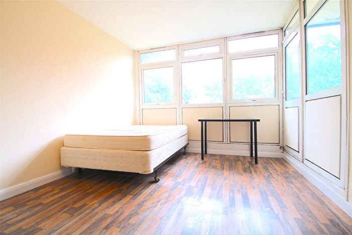 4 Bedroom Flat To Rent In Crowder Street, London, E1