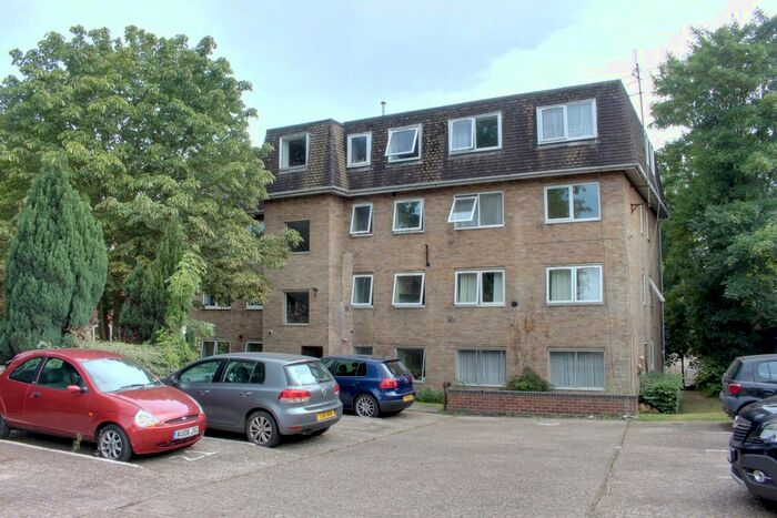 1 Bedroom Flat To Rent In South Park Hill Road, South Croydon CR2