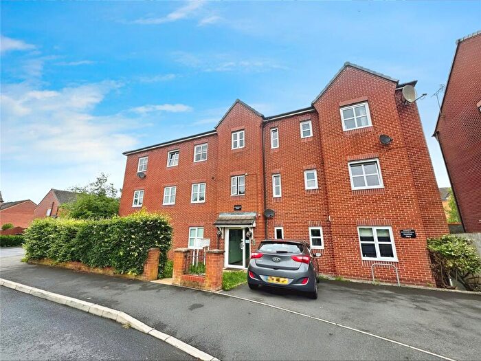 2 Bedroom Flat For Sale In Thorncroft Avenue, Astley, Manchester, M29