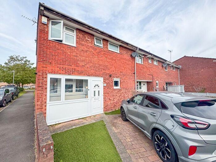 3 Bedroom End Of Terrace House For Sale In Geisthop Court, Waltham Abbey, EN9