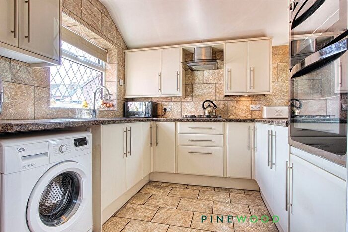 2 Bedroom Detached Bungalow For Sale In Church Close, North Wingfield, Chesterfield, Derbyshire, S42