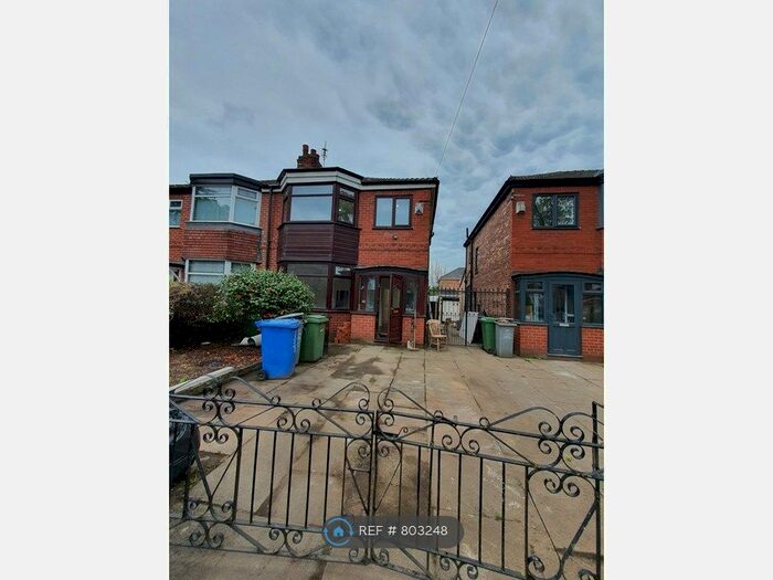 3 Bedroom Semi-Detached House To Rent In Raglan Road, Stretford, Manchester, M32