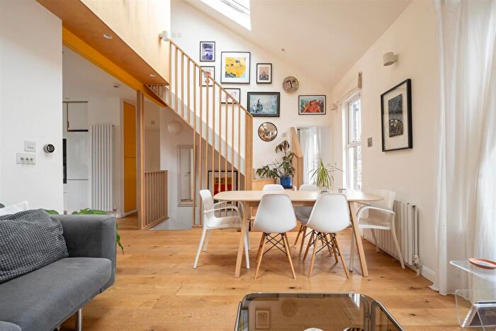 3 Bedroom Maisonette For Sale In Richmond Road, Leytonstone, E11