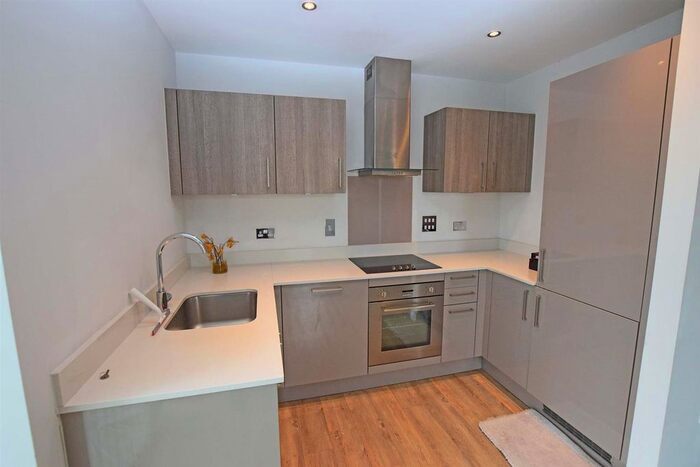 2 Bedroom Flat For Sale In Pegasus Way, Gillingham, ME7