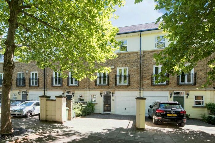 4 Bedroom Link Detached House To Rent In Wyatt Drive, London, SW13