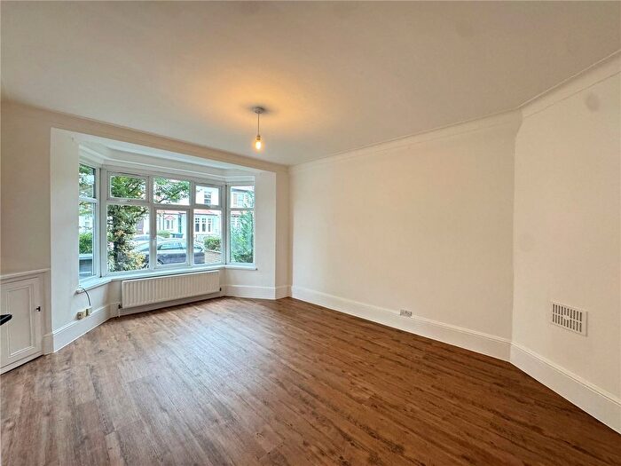 1 Bedroom Flat To Rent In Elmfield Avenue, London, N8