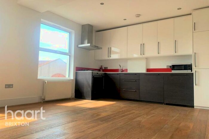 3 Bedroom Flat To Rent In Railton Road, London, SE24