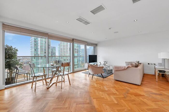 2 Bedroom Penthouse For Sale In Commercial Road, Aldgate East, E1
