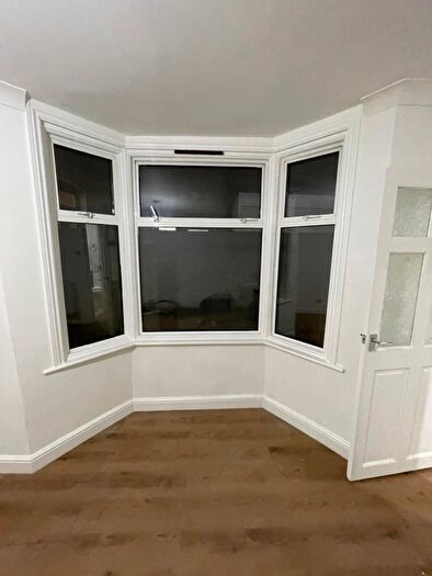 2 Bedroom Flat To Rent In Browning Road, London, E12