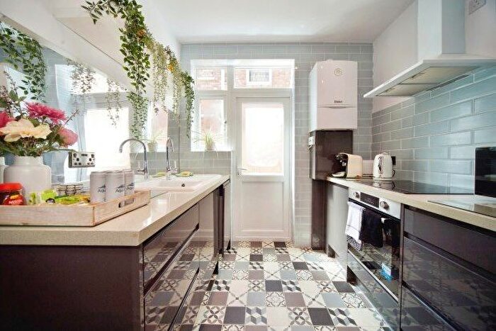 2 Bedroom Flat To Rent In Wetherden Street, London, E17