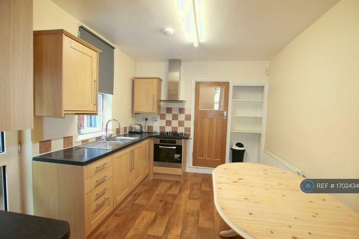 4 Bedroom Terraced House To Rent In London Road, Reading, RG1