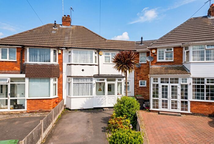4 Bedroom Semi-Detached House For Sale In Wellsford Avenue, Solihull, B92