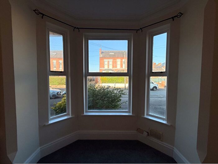 2 Bedroom Flat For Sale In Henry Road, West Bridgford, Nottingham, Nottinghamshire, NG2