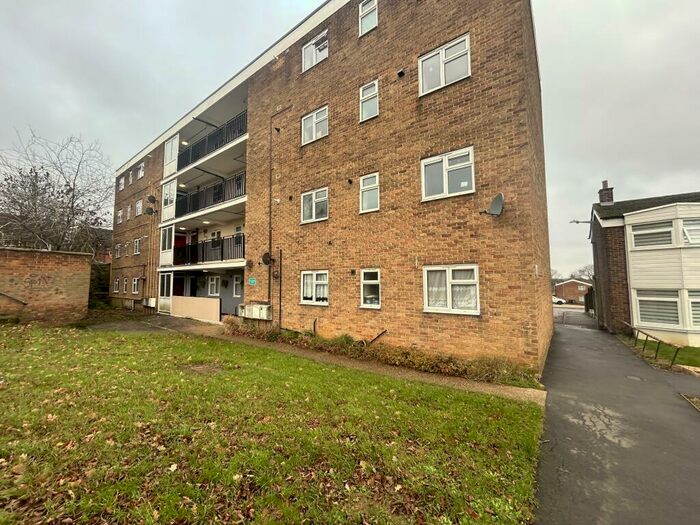 1 Bedroom Flat To Rent In Rundells, Harlow, CM18