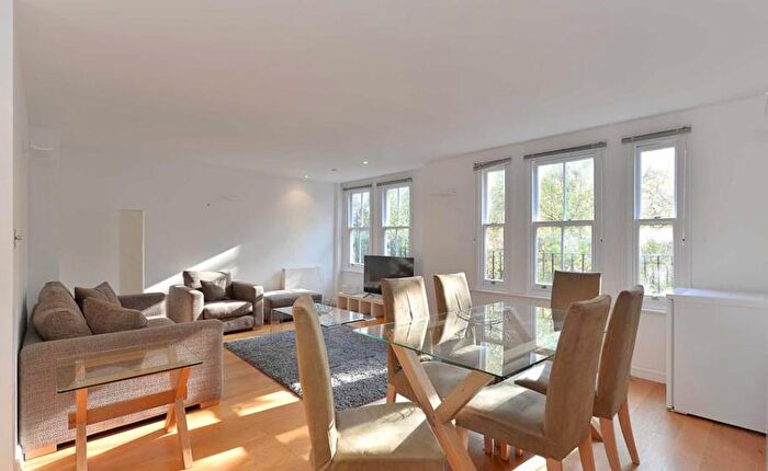 3 Bedroom Apartment To Rent In Gloucester Place, Marylebone, London, NW1