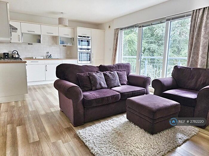 2 Bedroom Flat To Rent In Rubislaw Square, Aberdeen, AB15