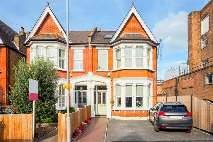 4 Bedroom Semi-Detached House To Rent In Sussex Road, New Malden, KT3