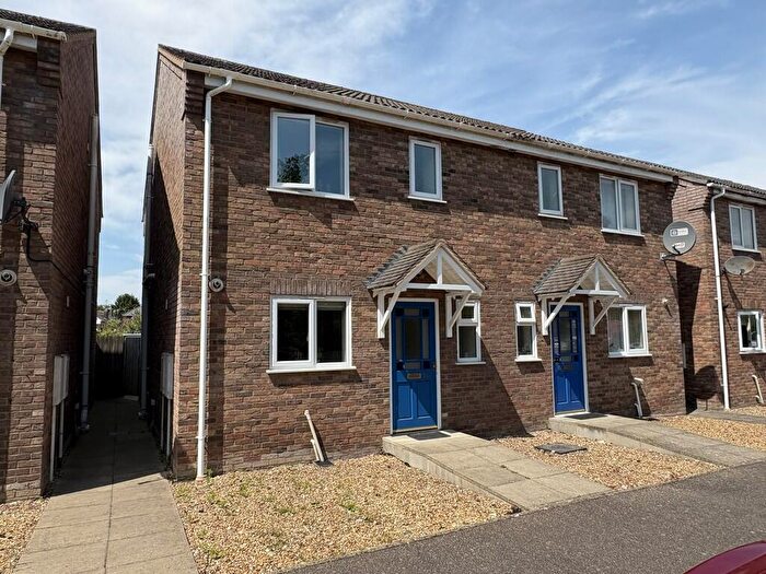 3 Bedroom Semi-Detached House For Sale In Railway Close, Spalding, PE11