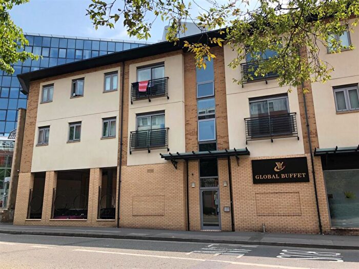 2 Bedroom Flat For Sale In Linden Court, Holbrook Way, Swindon, SN1